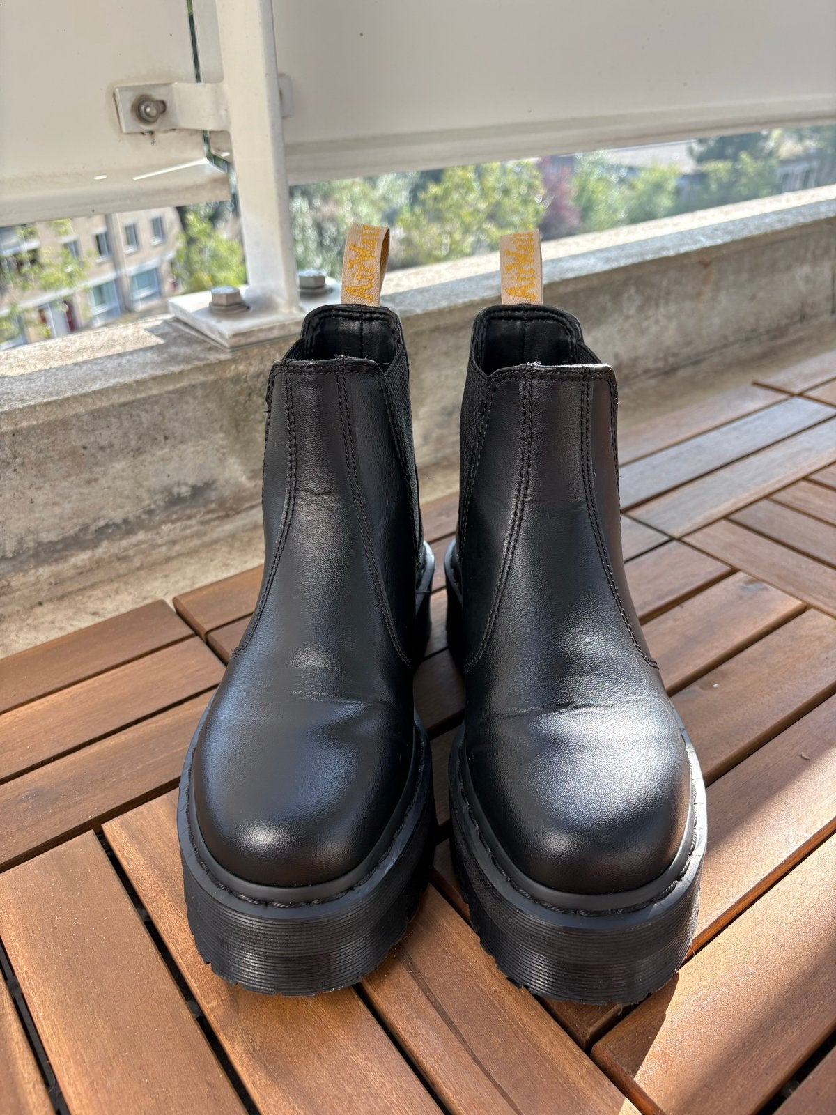 Dr. Martens Vegan Chelsea Boots - Zwart, Kleding | Dames, Ophalen of Verzenden, Zo goed als nieuw, Zwart, Lage of Enkellaarzen