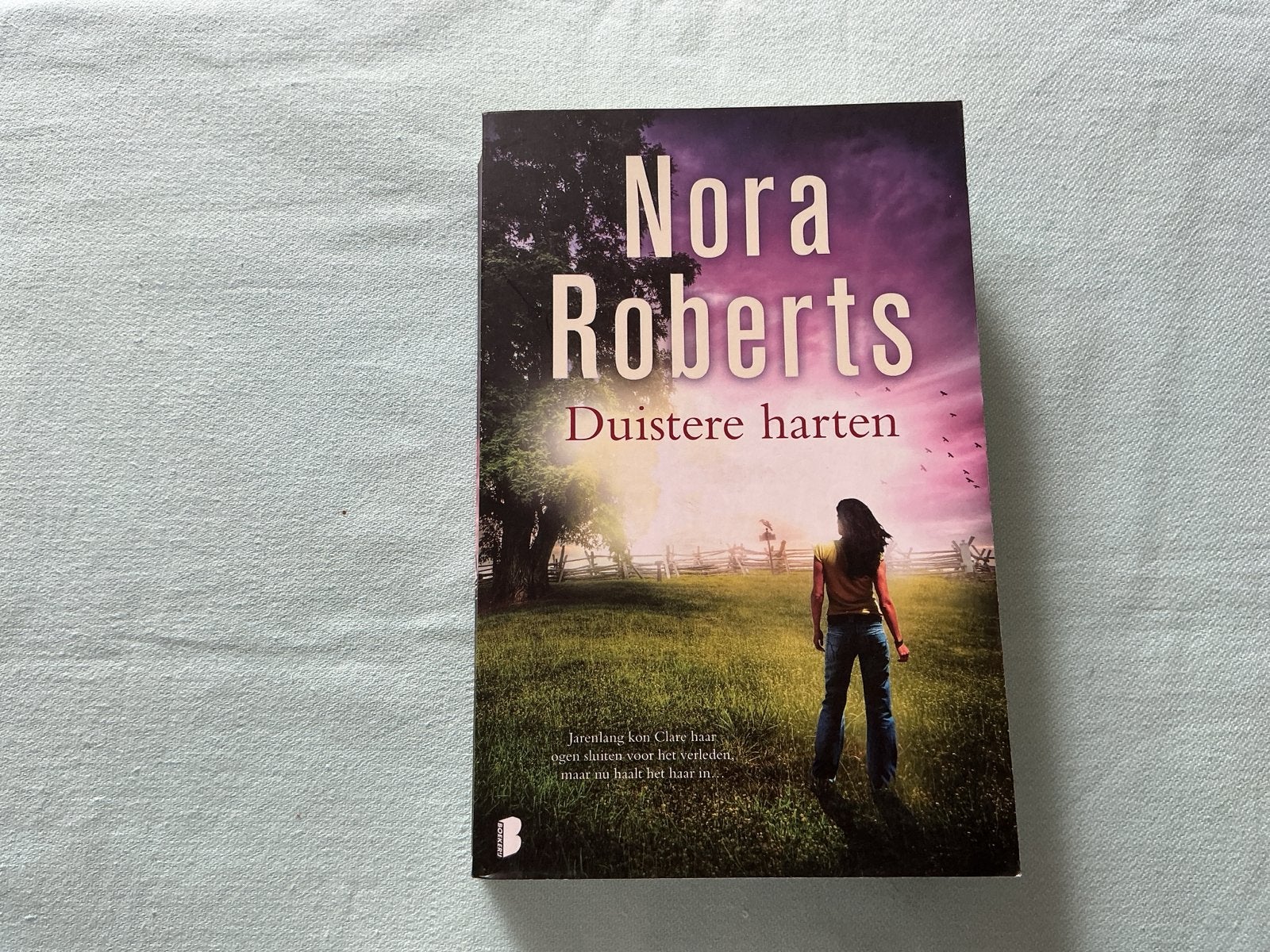 Nora Roberts - Duistere harten, Ophalen of Verzenden, Zo goed als nieuw, Nederland