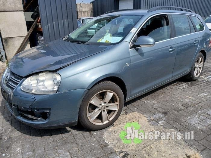 Fusee links-voor van een Volkswagen Golf, Gebruikt, -, Volkswagen, -