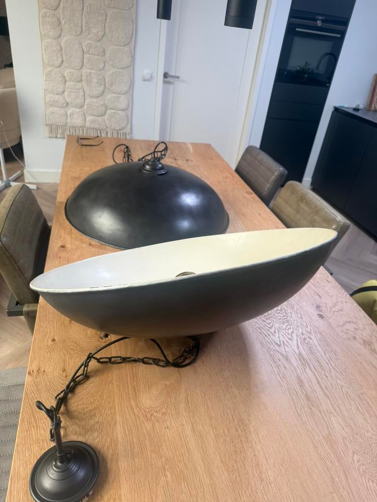 2 stuks plafondlampen / Schotellampen/ hanglampen, Huis en Inrichting, Ophalen, Gebruikt, Metaal, Geëmailleerde Hanglamp