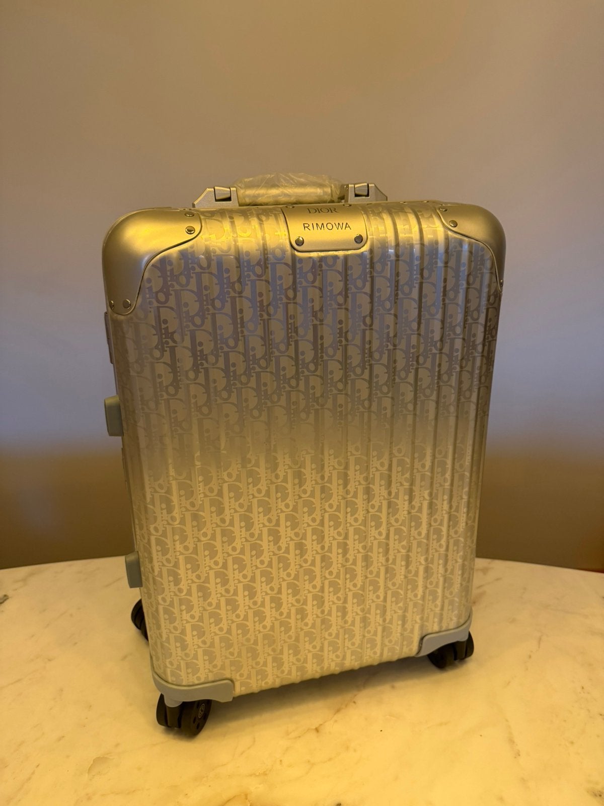 Dior x RIMOWA Cabin S, Wieltjes, 50 tot 60 cm, Hard kunststof, Ophalen of Verzenden