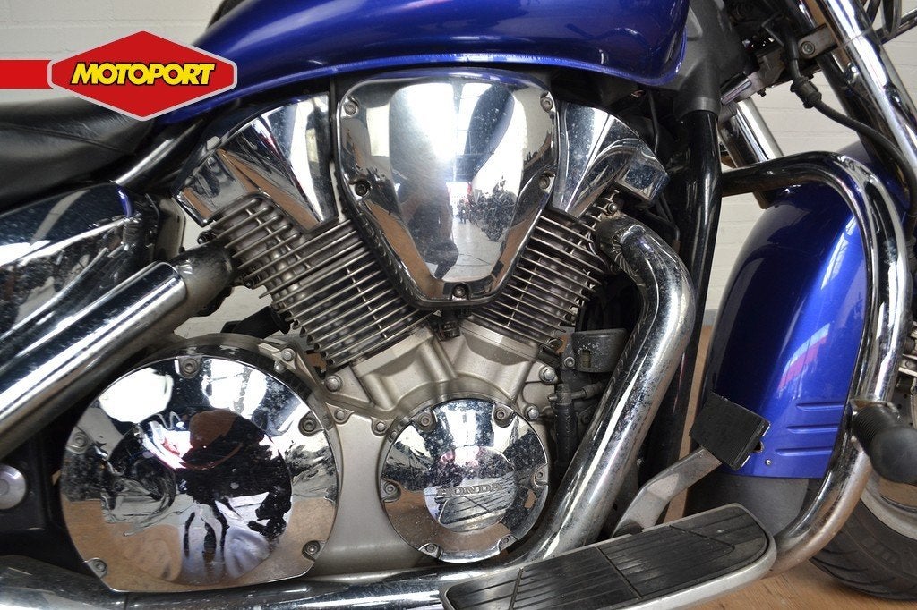 Honda VTX 1300 (bj 2006), Dorneveld 180-184
B-1731  Zellik, BE, Honda Motor Europe, Chopper, Bedrijf