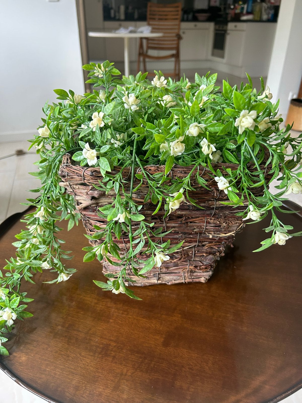 Kunstplant in rieten mand - Groene hangplant met bloemetjes, Ophalen, Groen, Natuurlijk materiaal, Landelijk