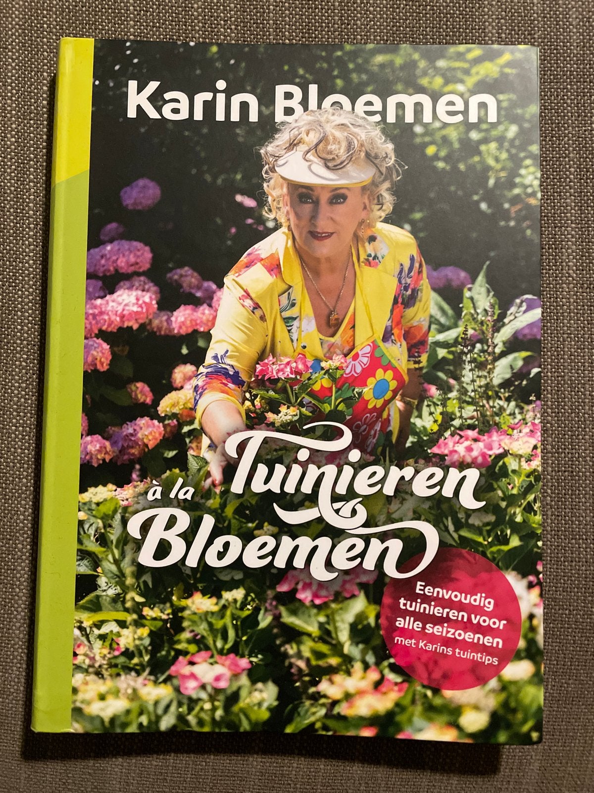 Karin Bloemen - Tuinieren à la Bloemen, Boeken, Ophalen of Verzenden, Zo goed als nieuw, Tuinieren en Tuinplanten
