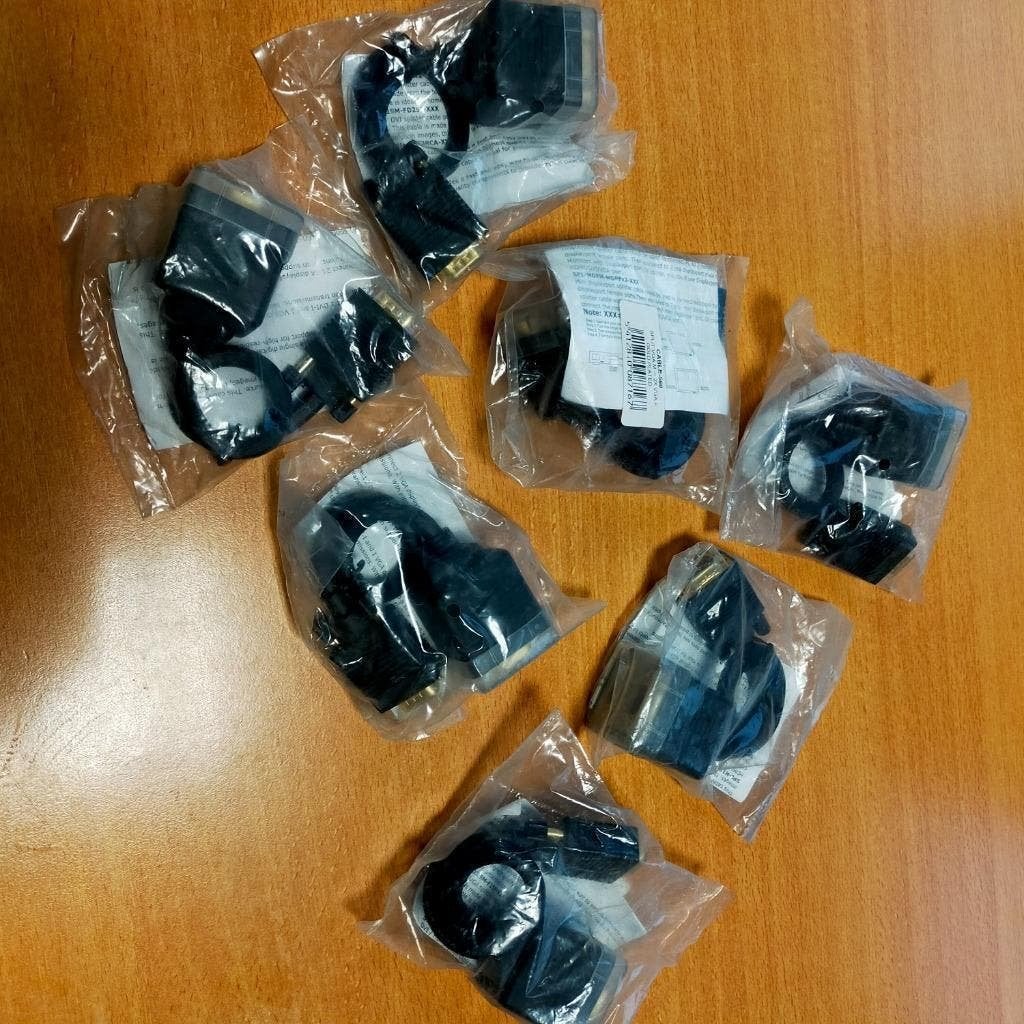 7x Splitter VGA  Camble 560  nieuw in verpakking, Ophalen, Nieuw