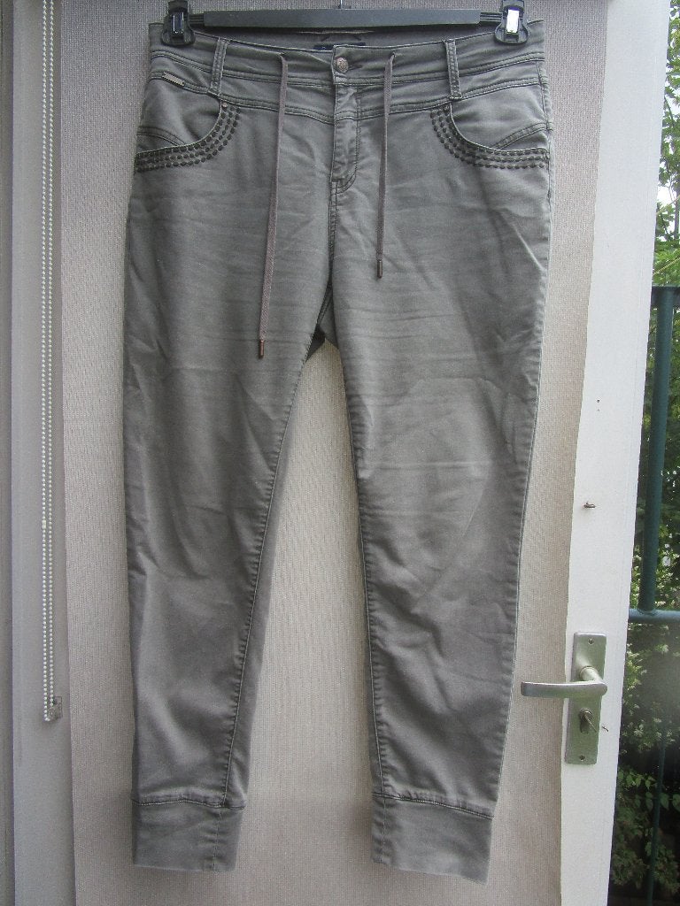 Broek  RED BUTTON mt 42  taupé   (bruin)., Kleding | Dames, Broeken en Pantalons, Bruin, Verzenden, Maat 42/44 (L), Nieuw