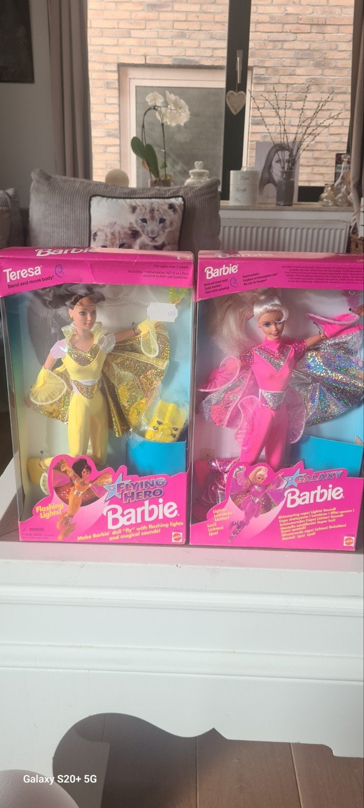 Barbie Flying Hero & Galaxy Barbie - Nieuw in doos, Ophalen of Verzenden, Nieuw, Barbie