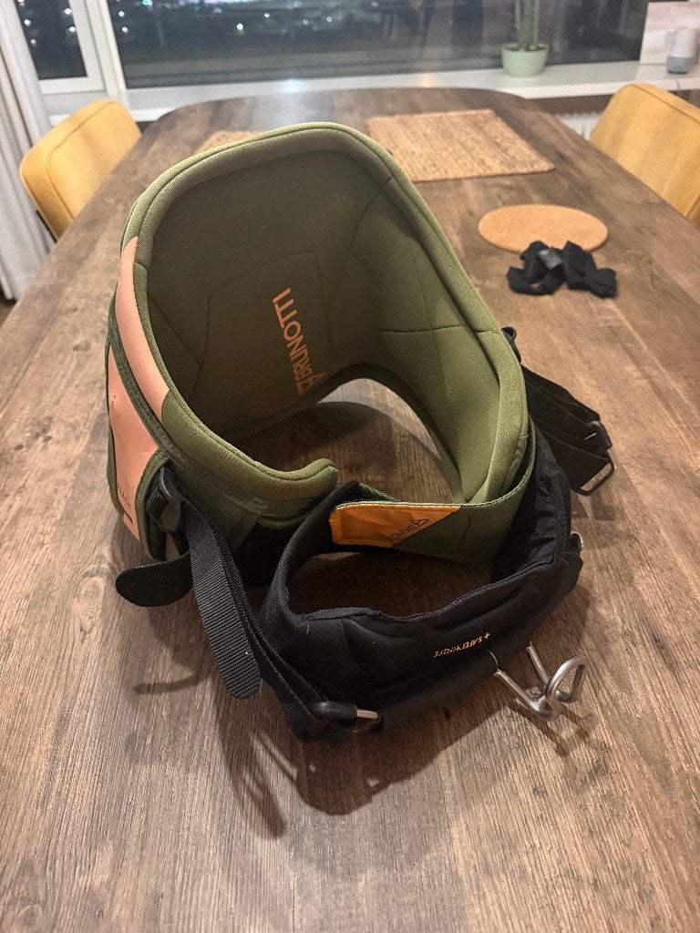 Brunotti kitesurf trapeze / harnas maat M, Ophalen, Gebruikt, Trapeze, Geen board