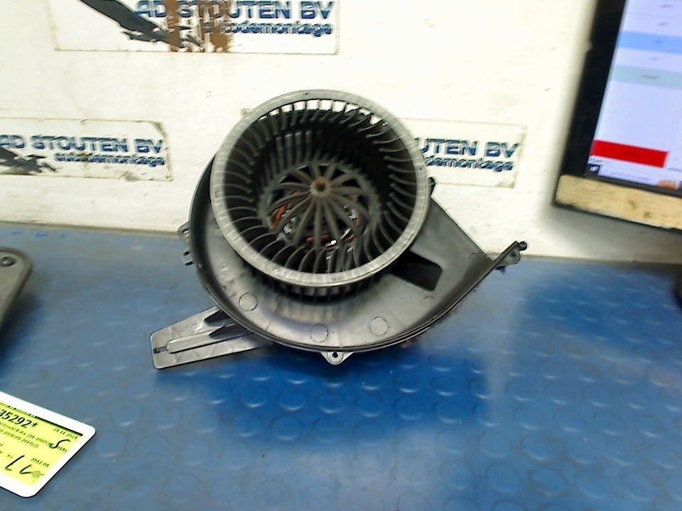 Kachel Ventilatormotor Skoda Fabia II Combi 2012 6Q1819015J, Info@skoda-auto.de, Skoda, Škoda Auto Deutschland GmbH, Gebruikt
