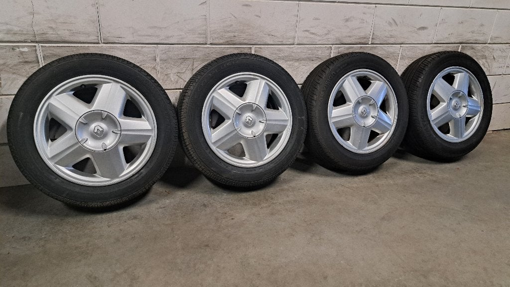 Lichtmetalen velgen Clio Megane Modus Lodgy Logan 185/60/15, Gebruikt, 15 inch, Banden en Velgen, Personenwagen