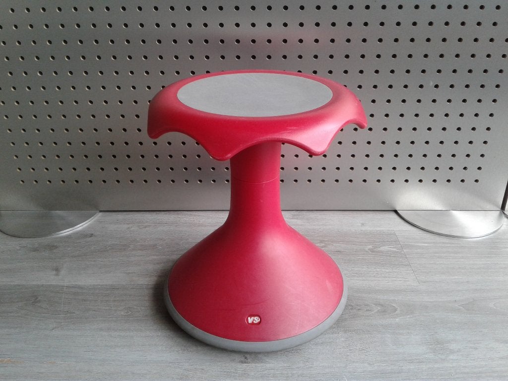 Hokki VS Ergonomische Balans kruk (Rood), Zeer Mooi!, Ophalen of Verzenden, Zo goed als nieuw, https://hokki.com, Bureaukruk