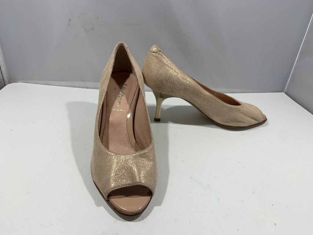 Voltan, maat 36.5, Crème suède pumps met gouden hak, Overige kleuren, Verzenden, Voltan, Zo goed als nieuw