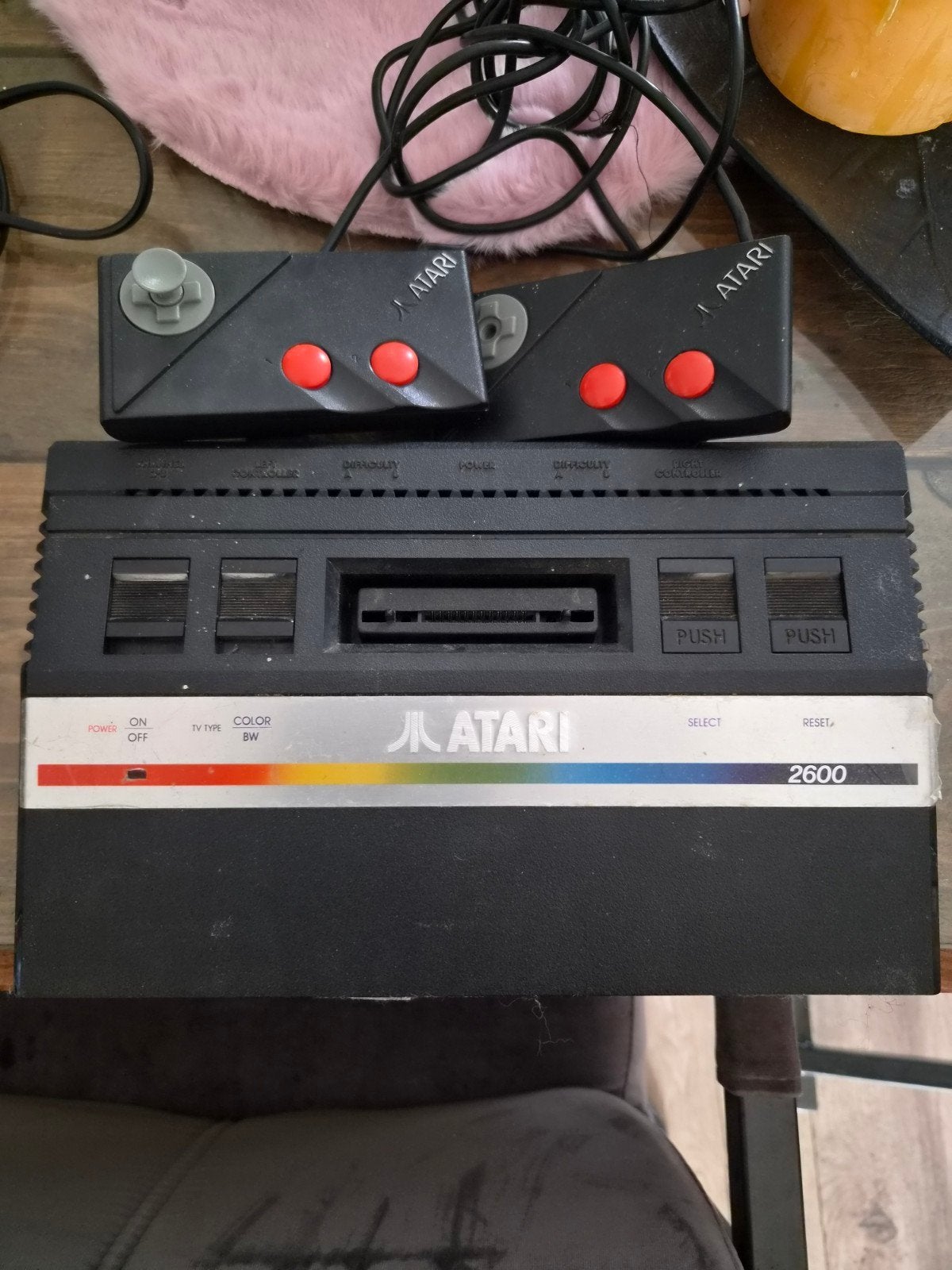 Atari 2600 met 2 controllers - Klassieke Gaming Console, Ophalen of Verzenden, Gebruikt, Met 2 controllers, Atari 2600