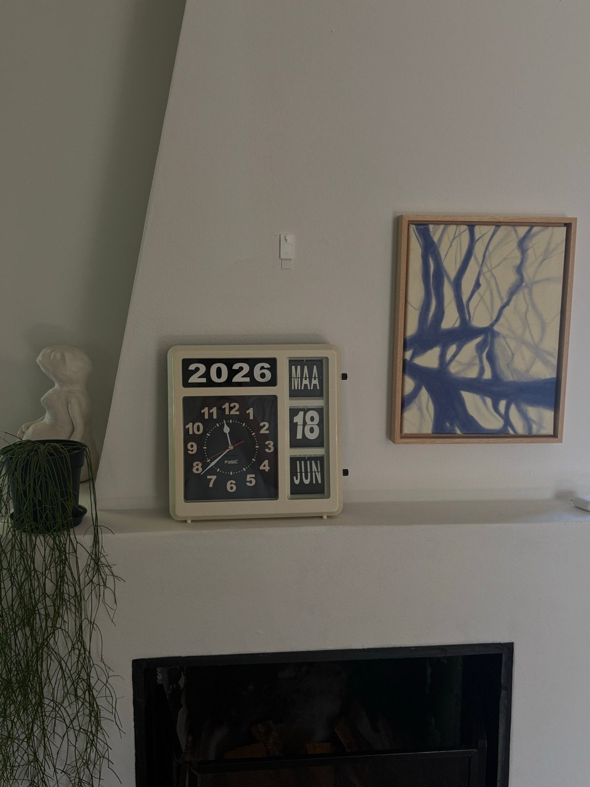 Wandklok met kalenderfunctie - dementieklok, Huis en Inrichting, Ophalen, Wandklok, Wit, Zo goed als nieuw