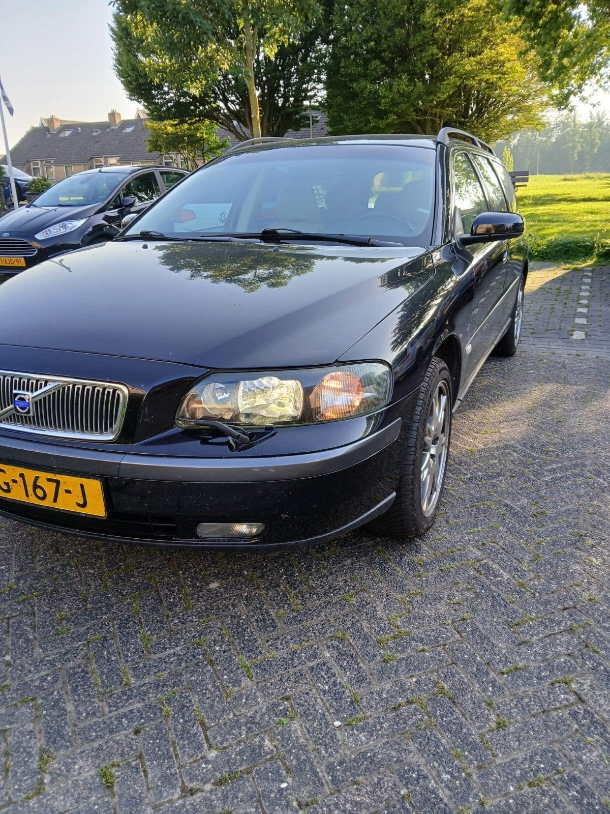 Volvo V70 2.5 Turbo 2003 Zwart, 1800 kg, Beige, Stationwagon, Particulier