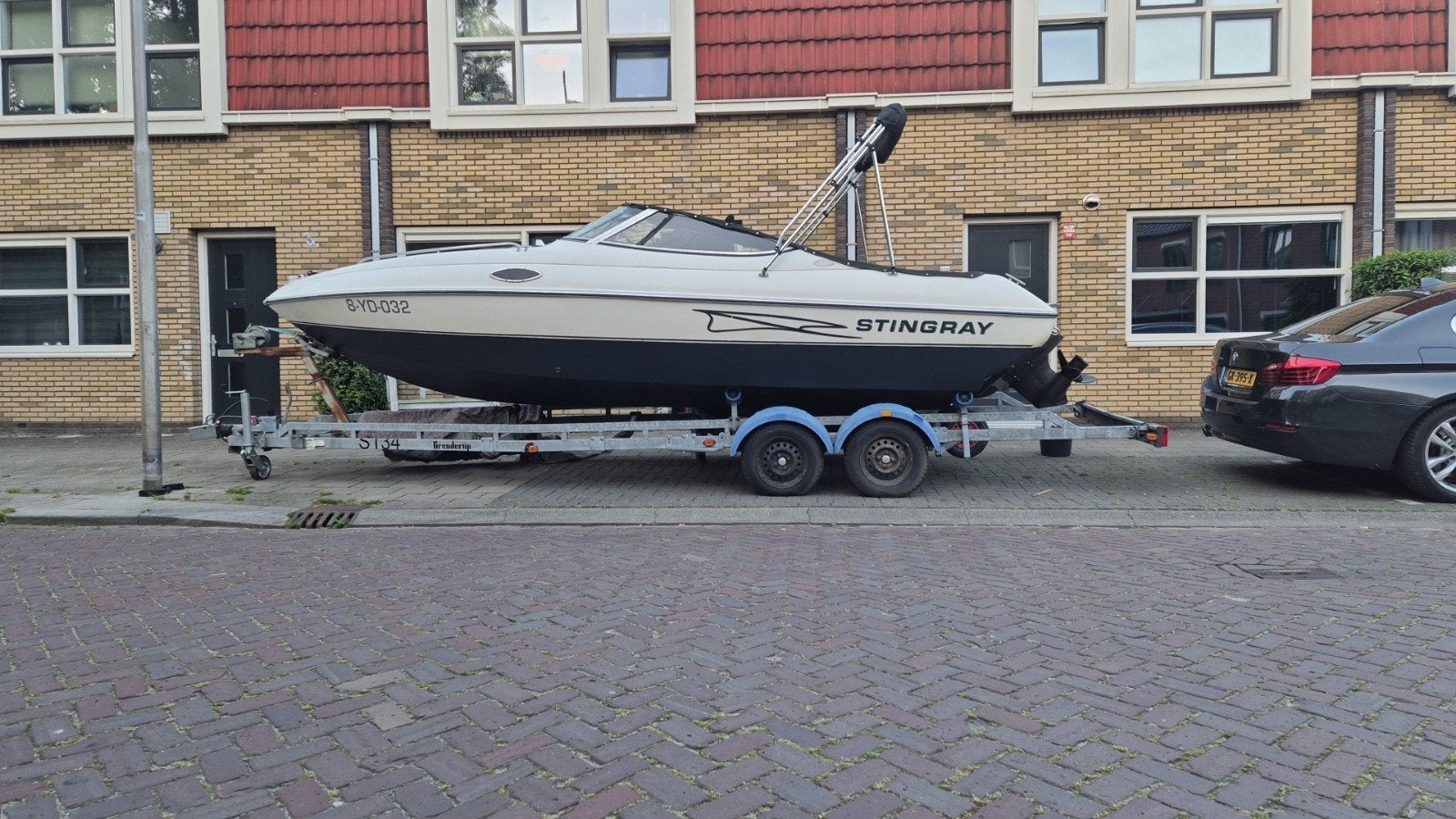 Stingray Speedboot met Mercruiser 4.3L 220pk, Watersport en Boten, Motorboten en Motorjachten, Gebruikt, Binnenboordmotor, Trailer