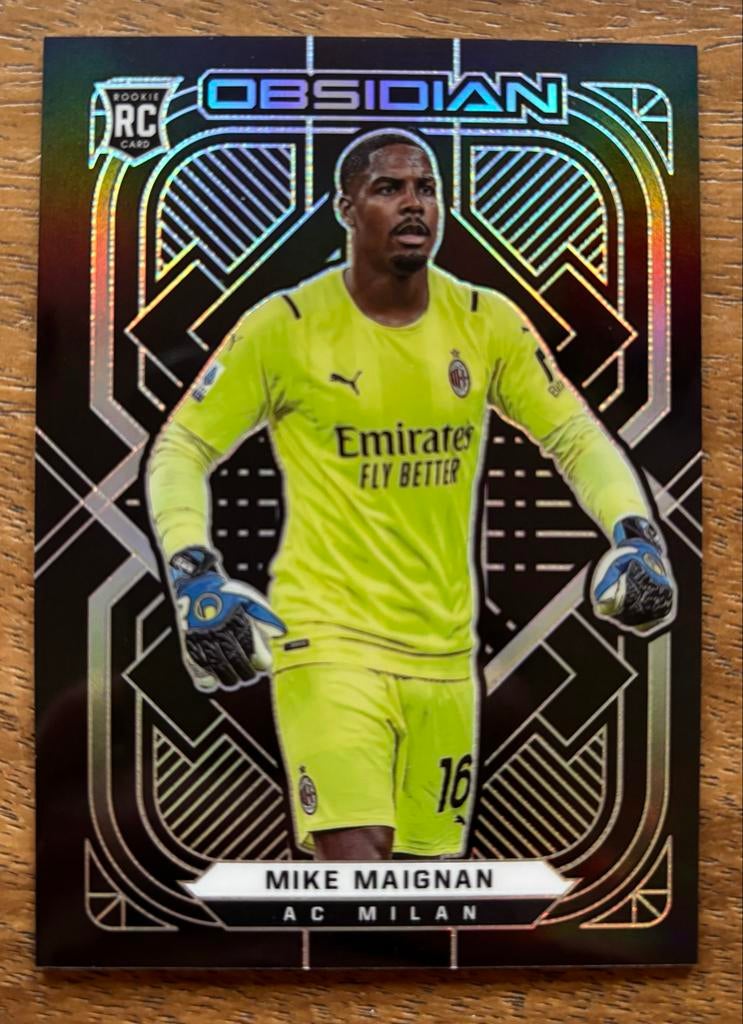 Mike Maignan Obsidian Rookie Card AC Milan 045/105, Ophalen of Verzenden, Nieuw, Buitenlandse clubs, Spelerskaart