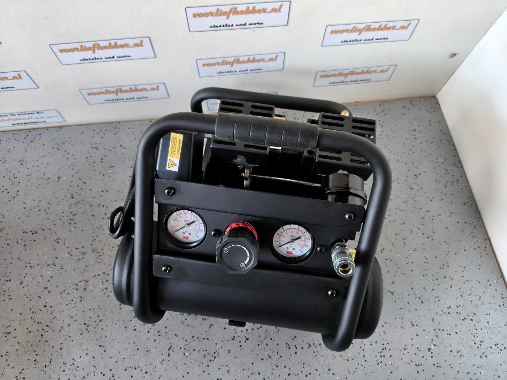 Air compressor silent 9 bar, tank inhoud 3,8 liter, 230 Volt, Ophalen of Verzenden, Zo goed als nieuw, Minder dan 200 liter/min