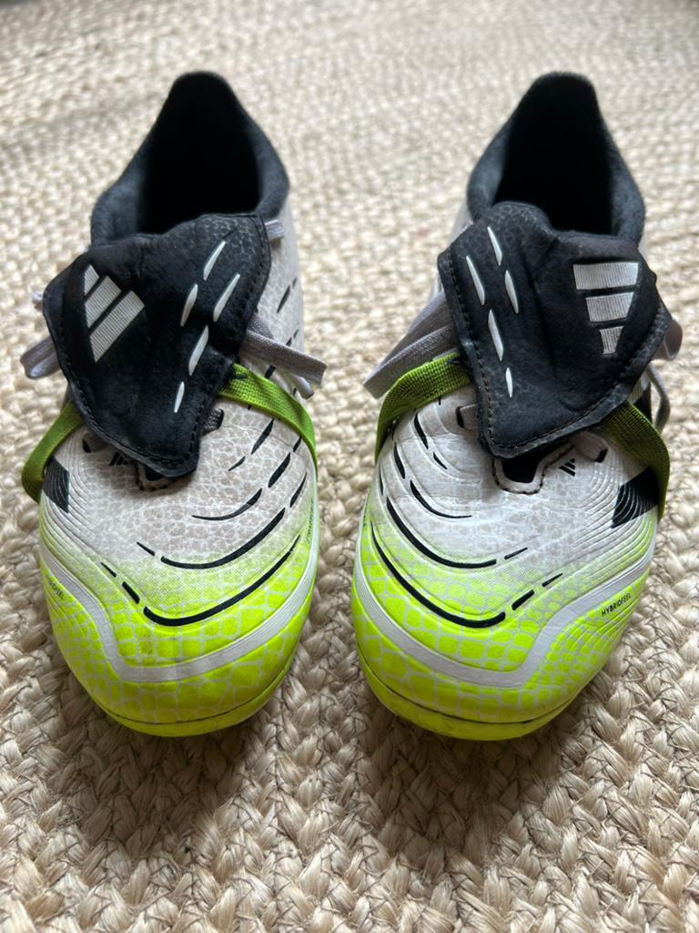 Voetbalschoenen Adidas Predator, Gebruikt, Maat XS of kleiner, Schoenen, Ophalen of Verzenden