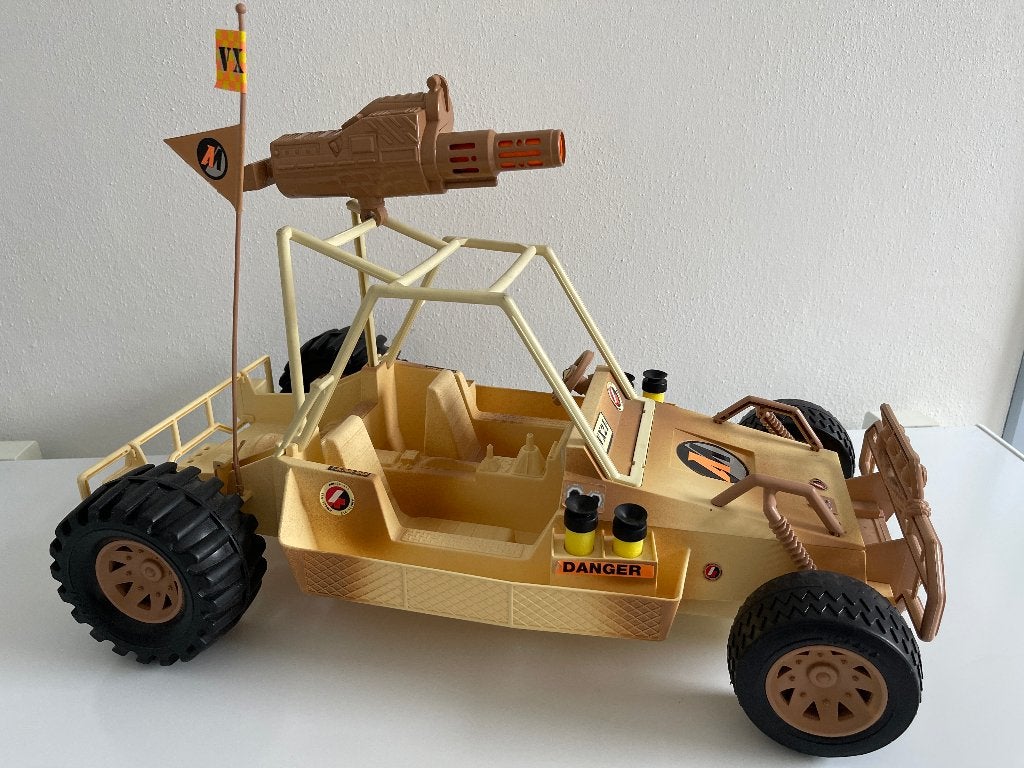 Actionman buggy en 4 poppen, Kinderen en Baby's, Ophalen, Gebruikt