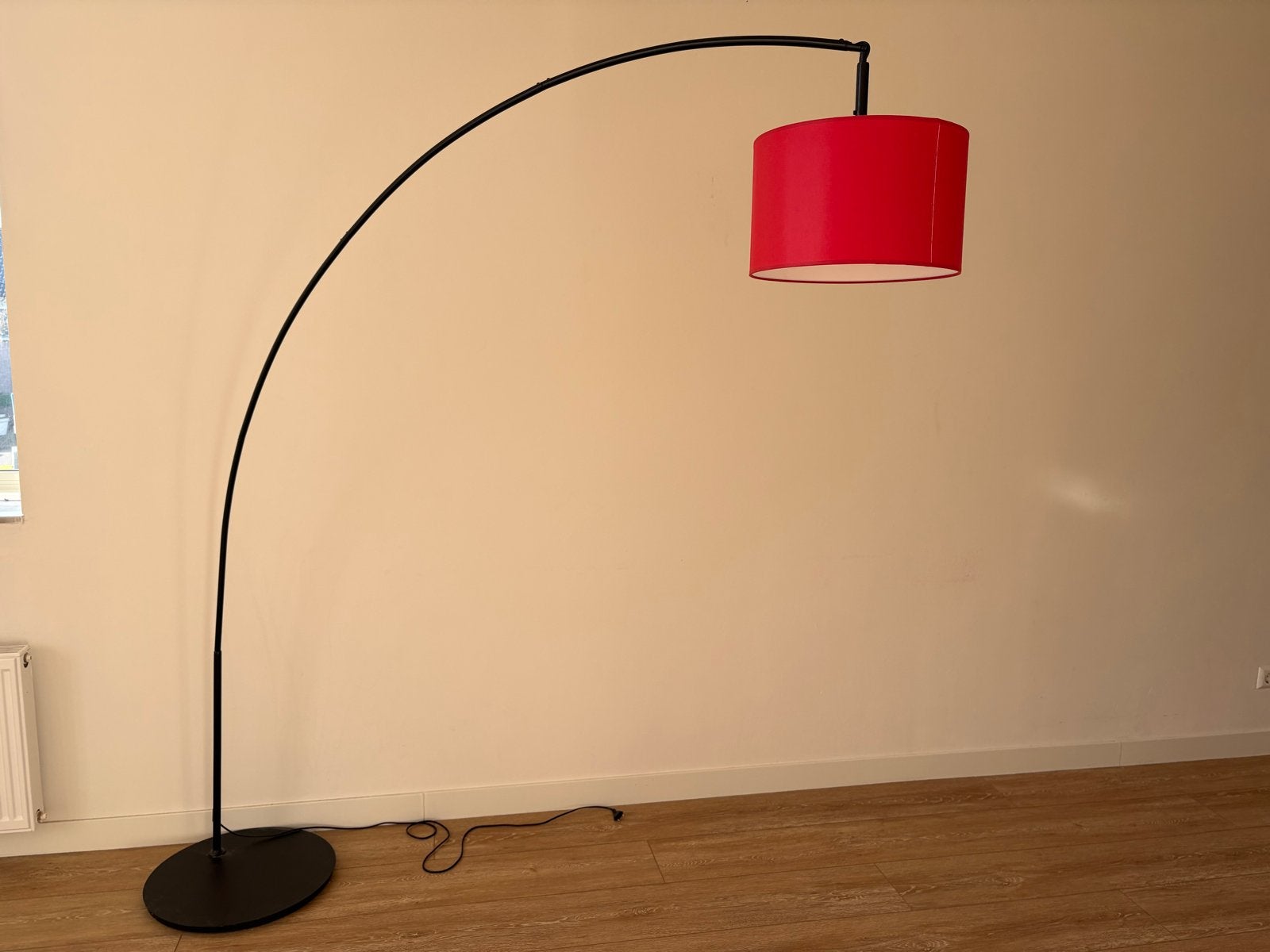 Ikea Skaftet Booglamp met rode kap, Ophalen, 200 cm of meer, E27 (groot), Zo goed als nieuw