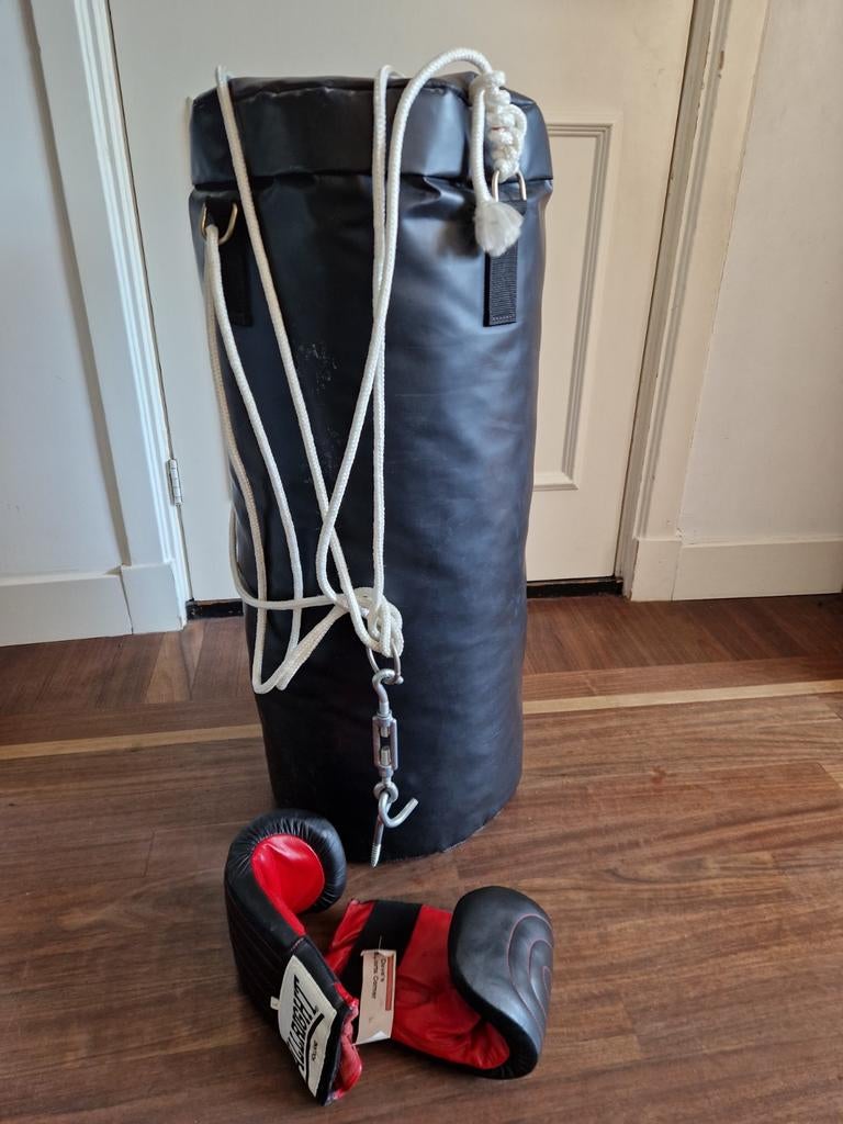 Bokszak 30 kg compleet met handschoenen (L) en bevestiging, Ophalen
