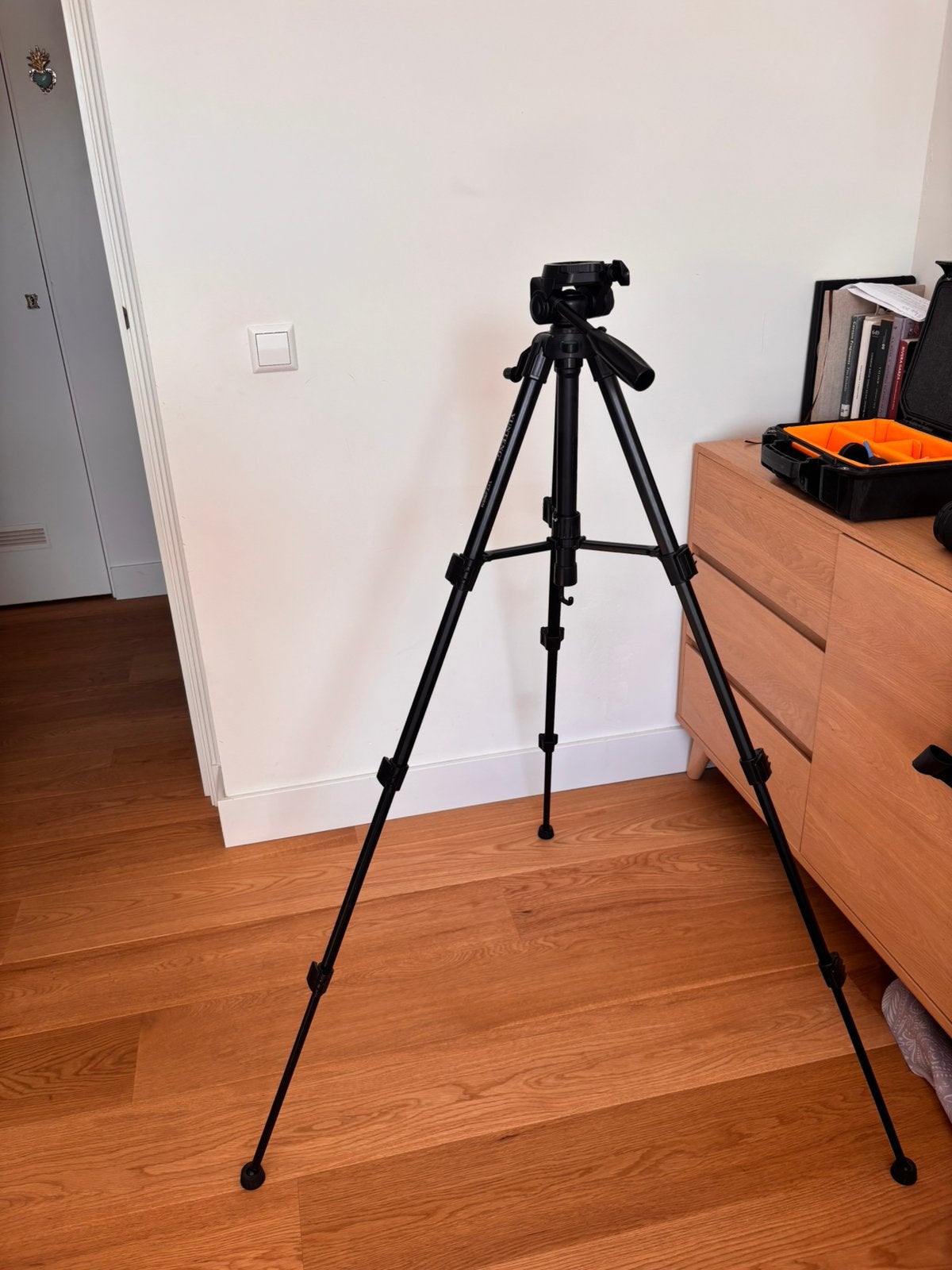 YUNTENG tripod with fluid head and pan handle., Ophalen of Verzenden, Gebruikt, Driepoot