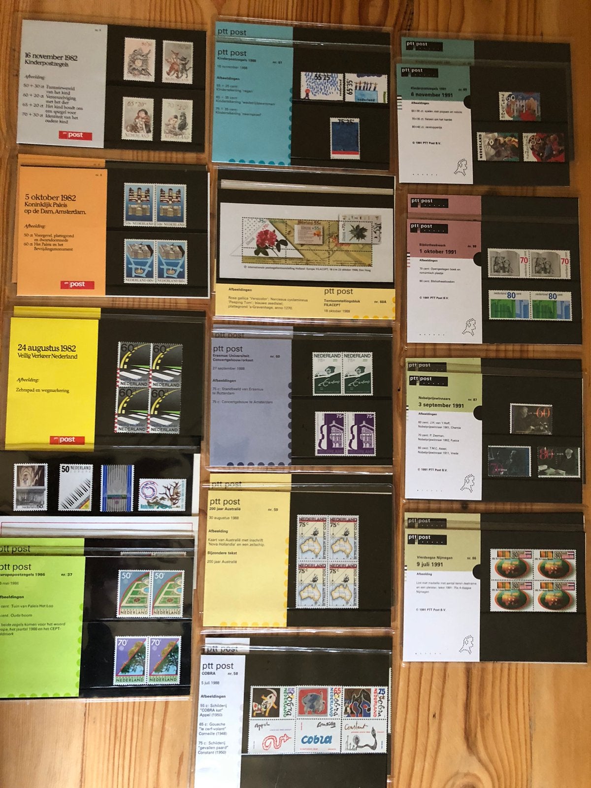 Te koop verzameling ptt post b.v postzegelmapjes postfris, Postzegels en Munten, Postzegels | Nederland, Ophalen of Verzenden