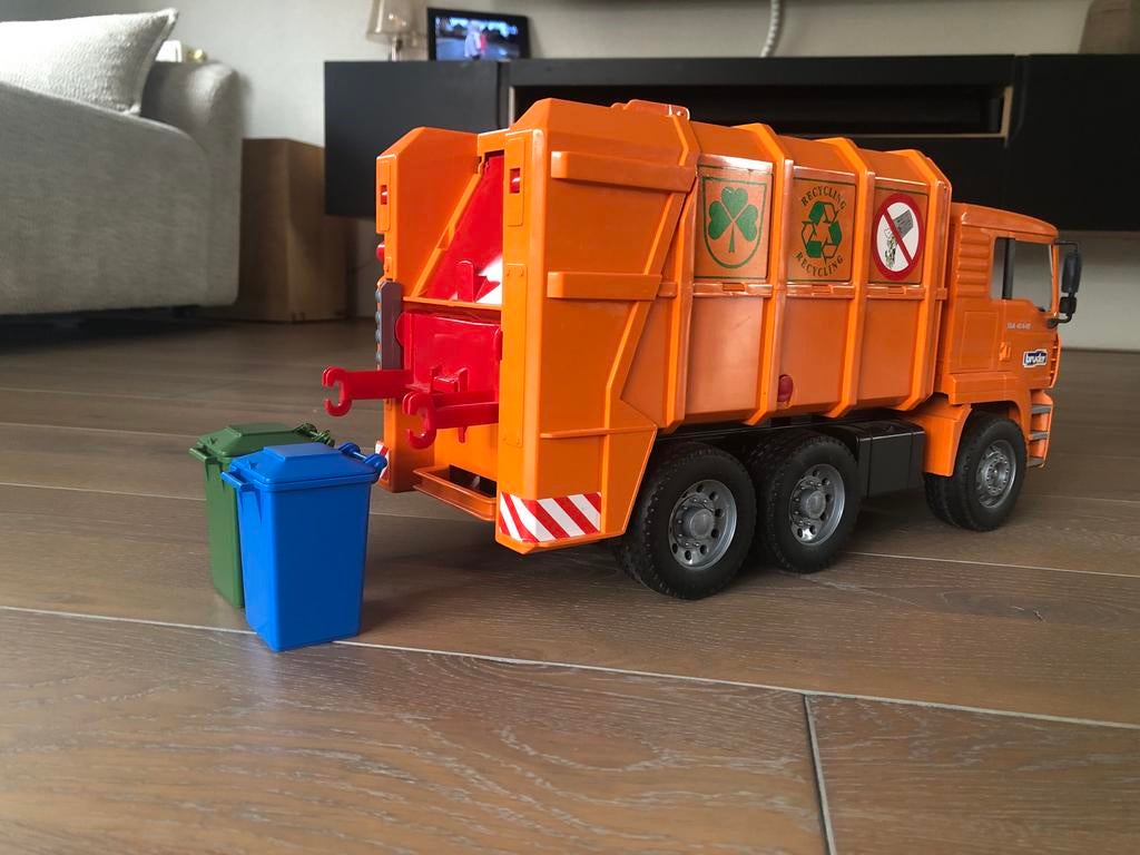 Bruder speelgoed vuilniswagen met twee containers, Ophalen, Gebruikt