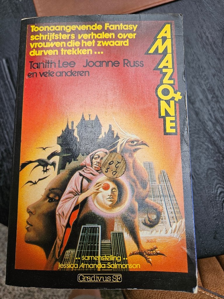 Fantasy omnibus - Amazone, Ophalen of Verzenden, Gelezen