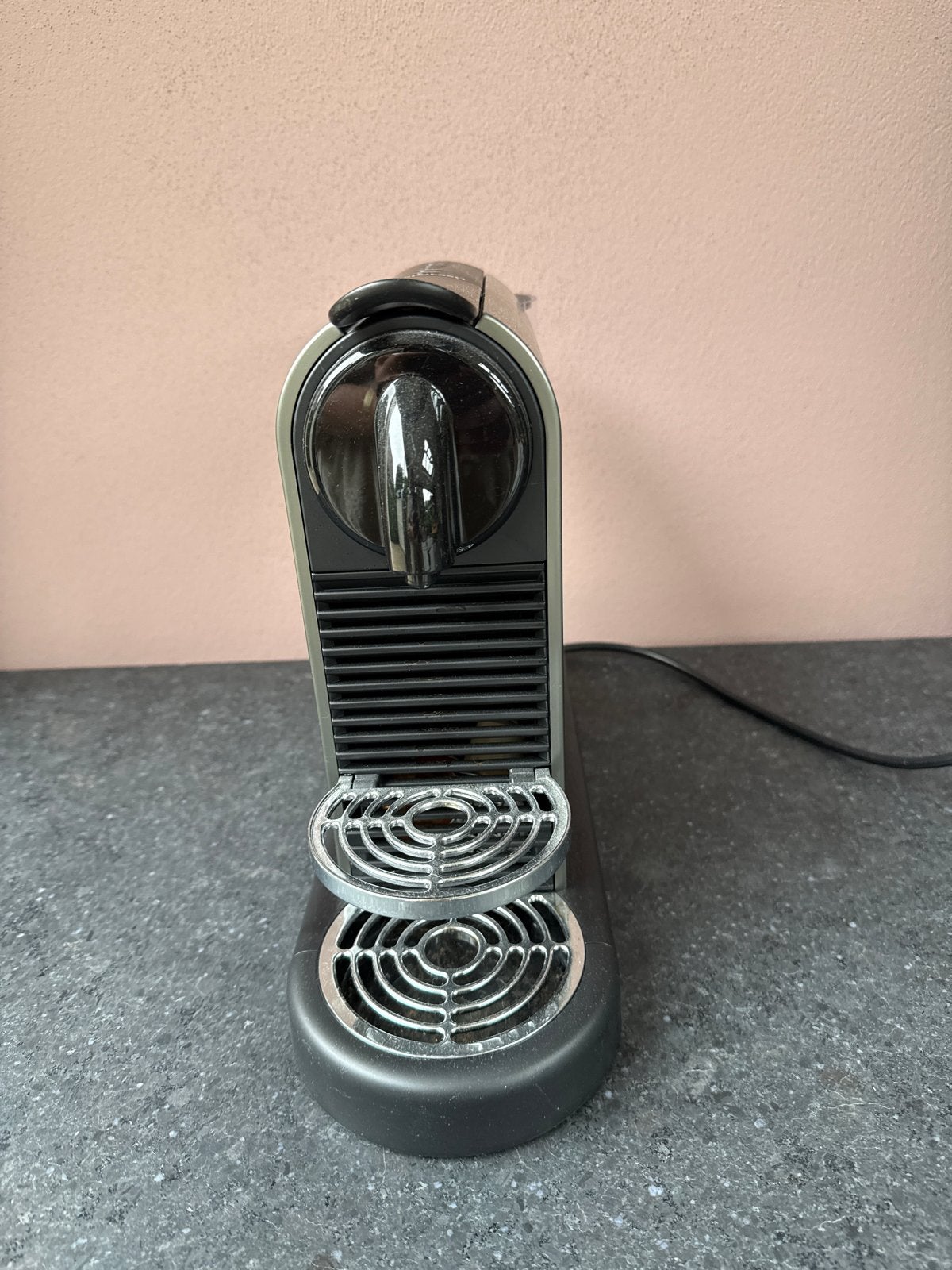 Nespresso Inissia Koffiemachine - Zo goed als nieuw, Ophalen, Koffiemachine, Zo goed als nieuw, 1 kopje