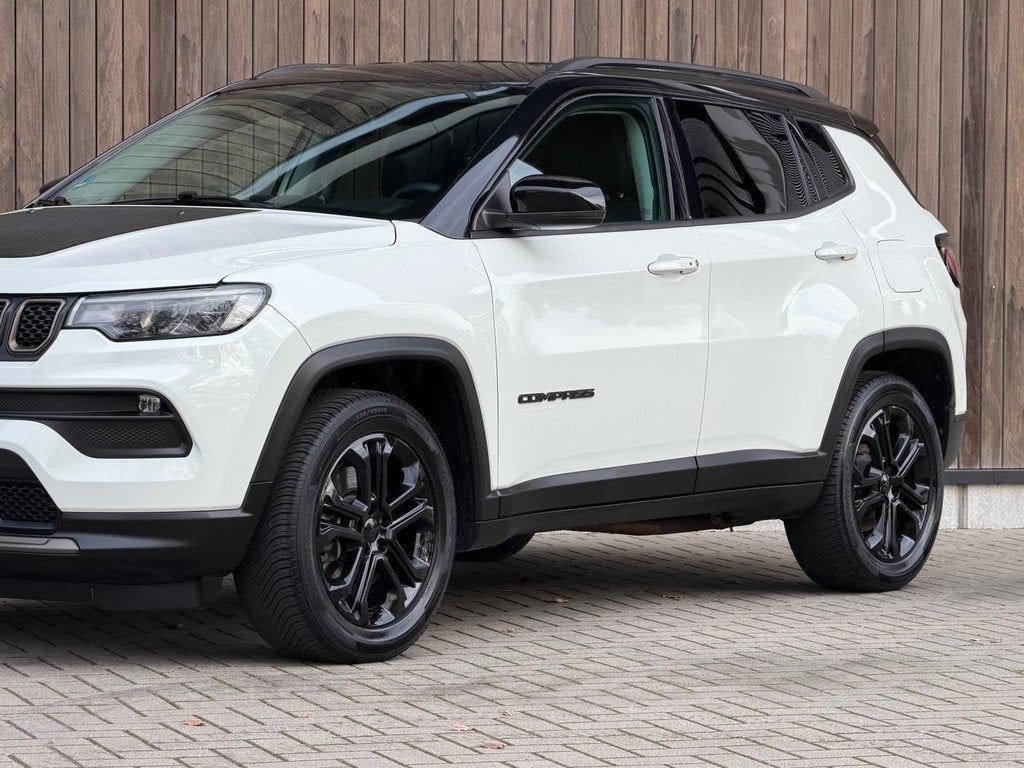 Jeep Compass 4xe 240 Plug-in Hybrid Electric Limited / ACC /, Auto's, Jeep, Automaat, Zwart, 4 cilinders, Automatische klimaatregeling