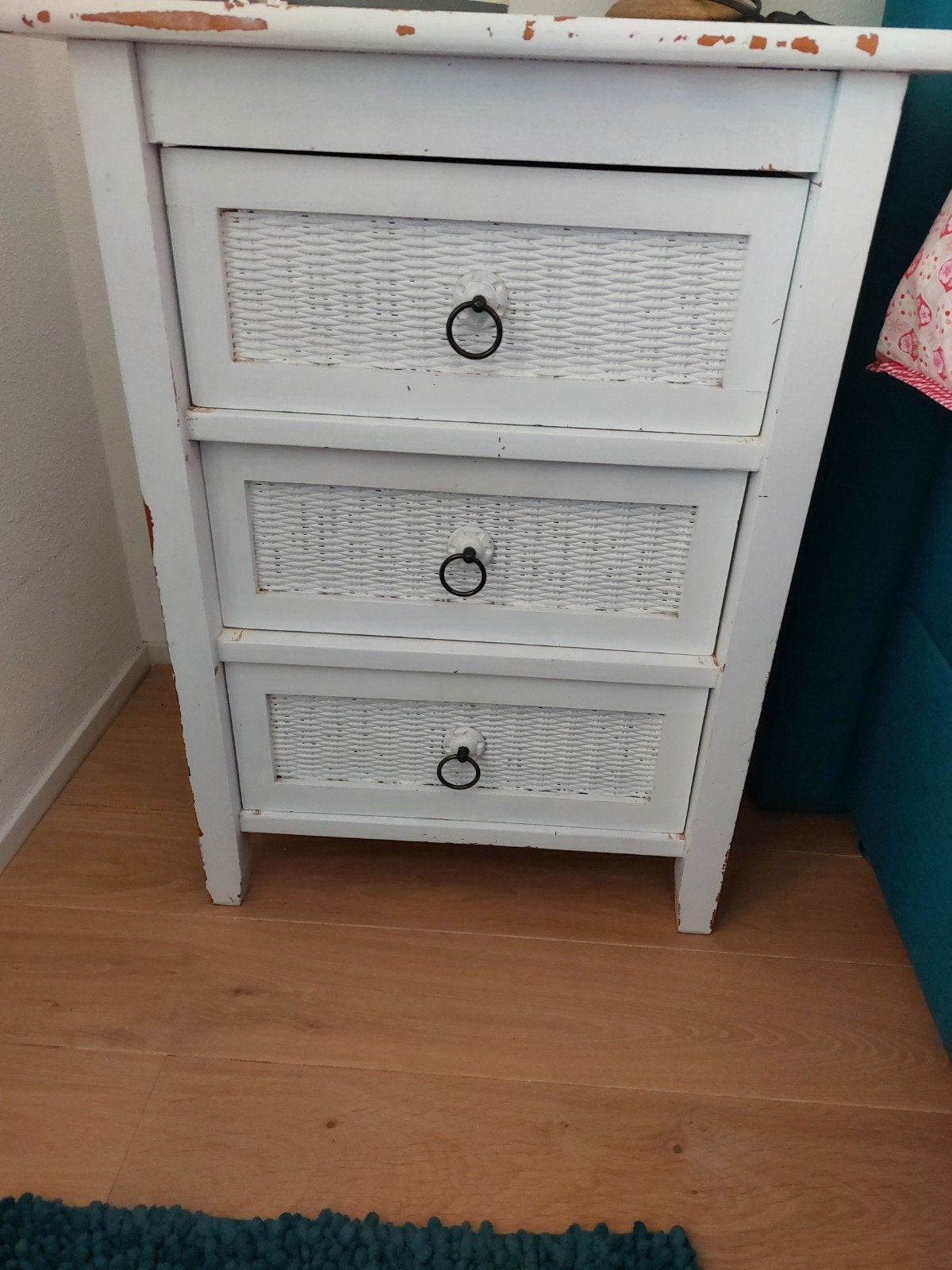 2 Witte lade/ nachtkastje met 3 laden - Brocante stijl, Huis en Inrichting, Kasten | Ladekasten, Ophalen, Minder dan 50 cm, Gebruikt
