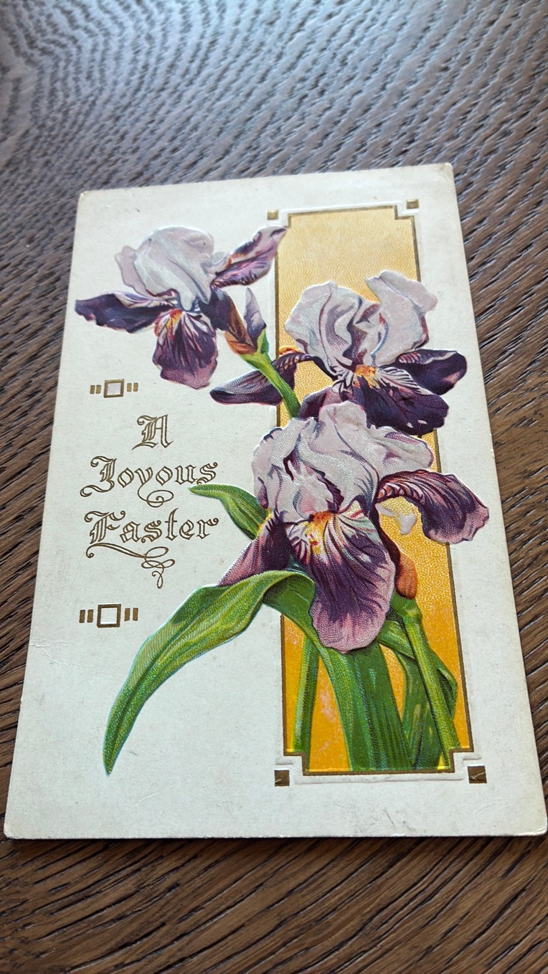 Reliefkaart. Pasen.Paarse iris., Verzamelen, Ophalen of Verzenden, Voor 1920, Gelopen