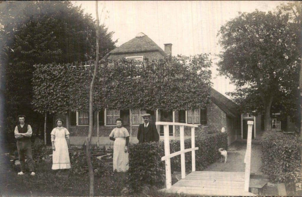 Berkenwoude - Fotokaart - Huis - Familie, Verzamelen, Ophalen of Verzenden, Voor 1920, Gelopen, Zuid-Holland