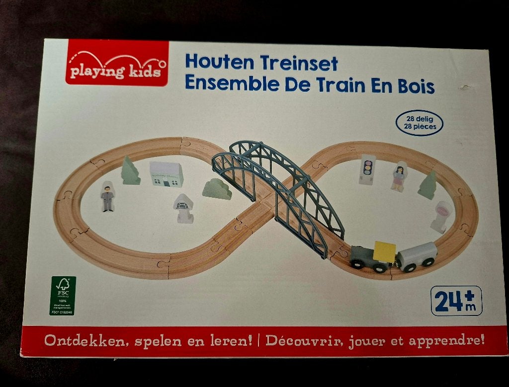 Houten treinset nieuw in doos, Kinderen en Baby's, Speelgoed | Houten speelgoed, Ophalen of Verzenden, Nieuw, Overige typen
