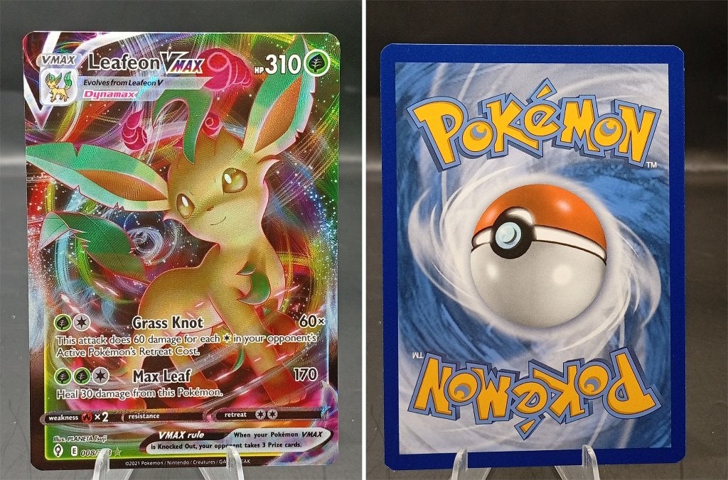 Leafeon VMAX Evolving Skies (EVS 008) - Near Mint, Ophalen of Verzenden, Zo goed als nieuw, Losse kaart