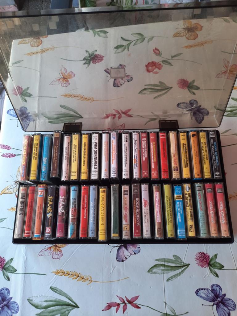 Cassettebandjes&mooie box, Ophalen of Verzenden, Zo goed als nieuw, Overige genres, 2 t/m 25 bandjes