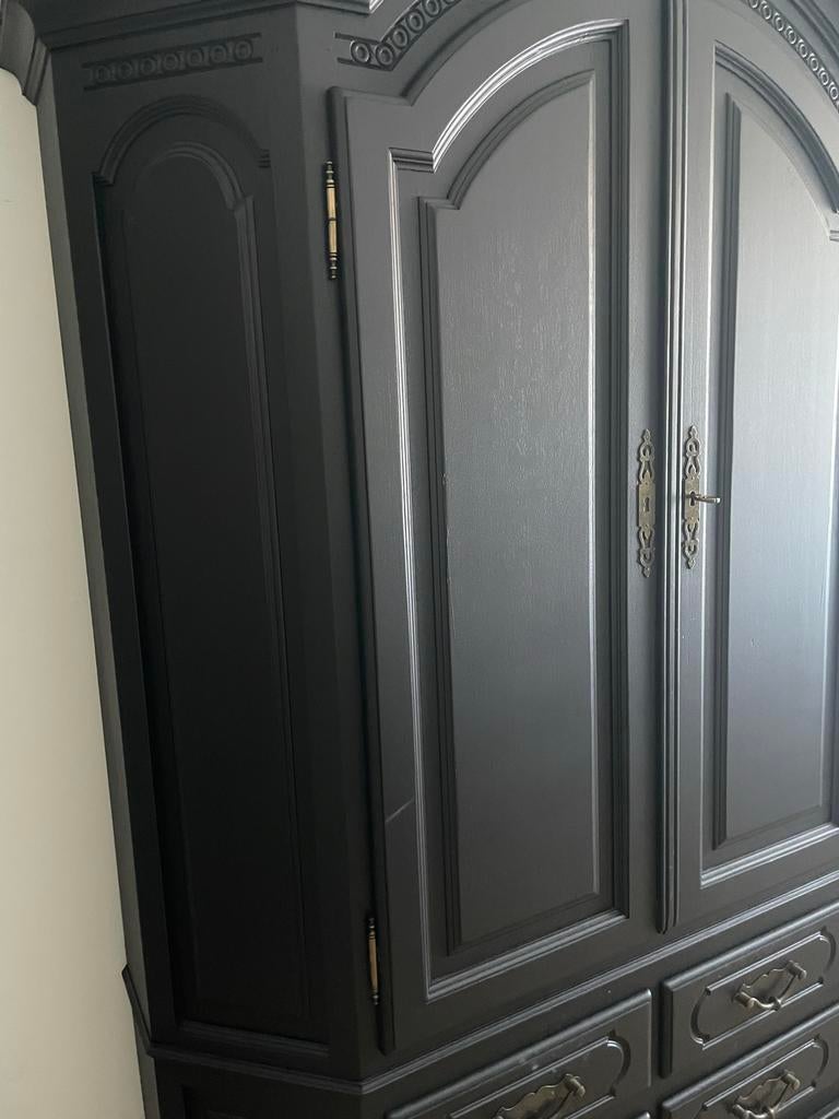 Zwart geverfde tweedelige buffetkast, 1.97m hoog, 1.50m bree, Huis en Inrichting, Kasten | Buffetkasten, Ophalen, Gebruikt, 150 tot 200 cm