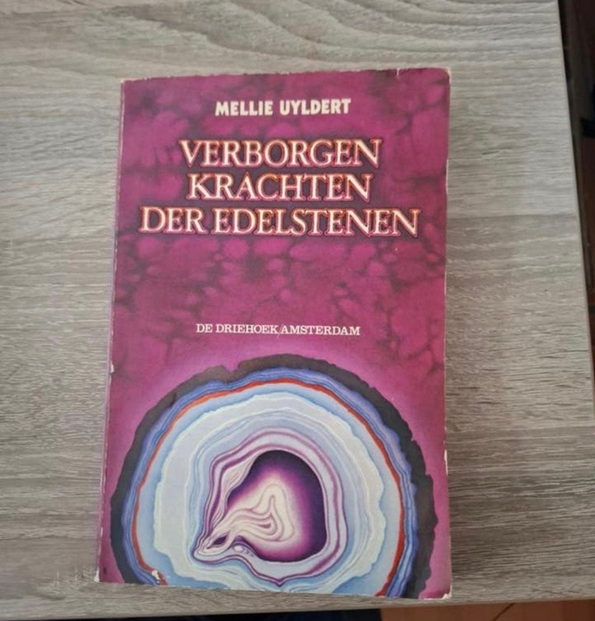 Verborgen Krachten der Edelstenen - Mellie Uyldert, Boeken, Esoterie en Spiritualiteit, Gelezen, Achtergrond en Informatie, Spiritualiteit algemeen