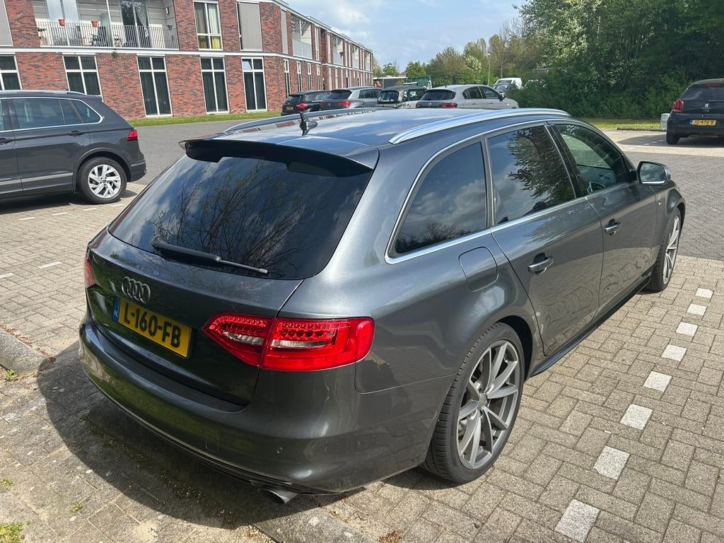 Audi A4 1.8 Tfsi Avant Aut 2x S Line 2015 Grijs +dashcam, Auto's, Audi, Stof, Zwart, 4 cilinders, A4