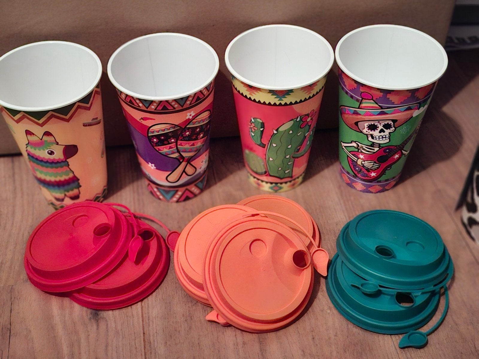 bekers met dop, Ophalen, Beker of Kan