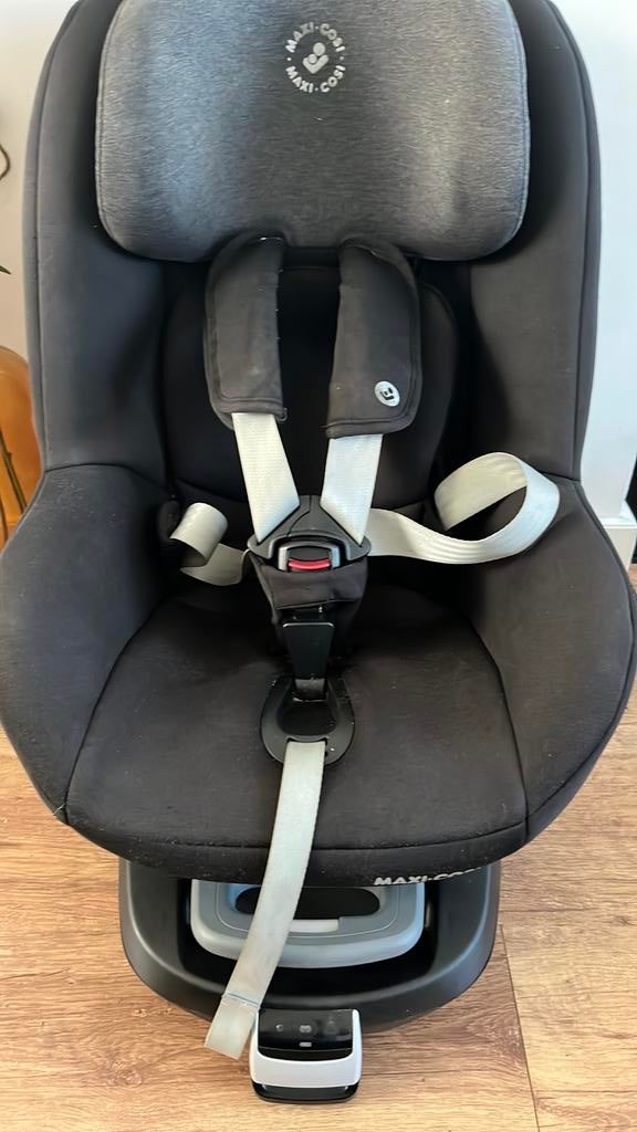Maxi-Cosi autostoel pearl met onderstel family fix, Ophalen, Gebruikt, 9 t/m 18 kg, Zijbescherming