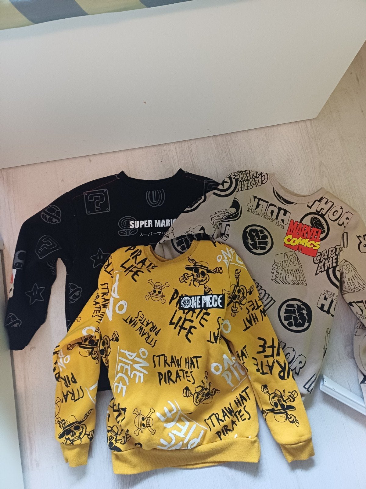Leuke truien voor jongens - Super Mario, One Piece, Marvel, Ophalen of Verzenden, Gebruikt, Diverse, Jongen