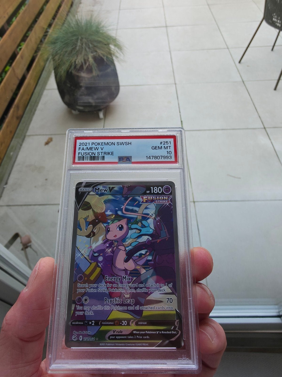 Mew V (Full Art) Fusion Strike PSA 10 Pokémon Kaart, Ophalen of Verzenden, Nieuw, Losse kaart