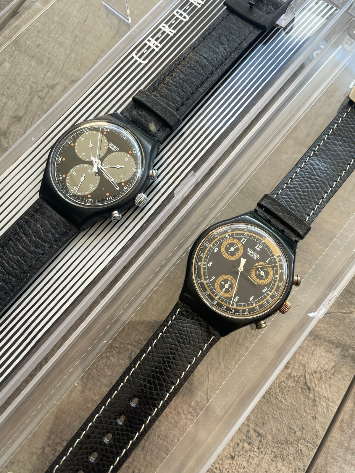 2x Swatch Chronograaf horloges - Tijd werkt, chrono defect, Sieraden, Tassen en Uiterlijk, Horloges | Dames, Kunststof, Polshorloge