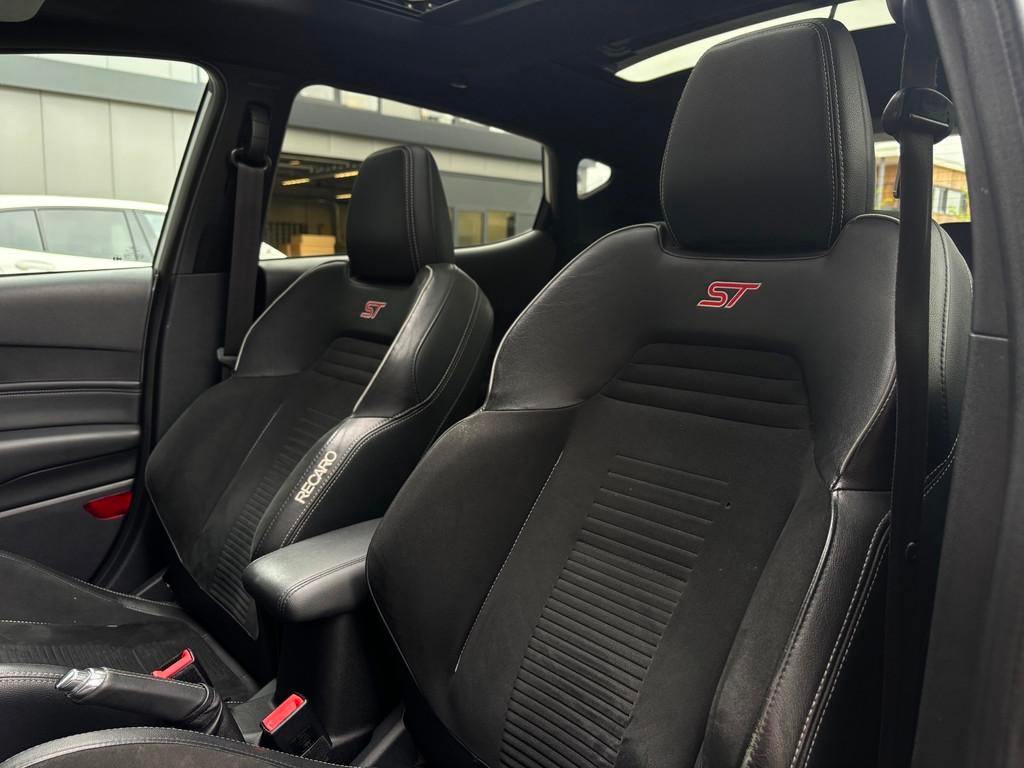 Ford FIESTA ST-3 Performance 200PK|Pano|B&O|Navi|Recaro, Voorwielaandrijving, Gebruikt, Alcantara, Handgeschakeld