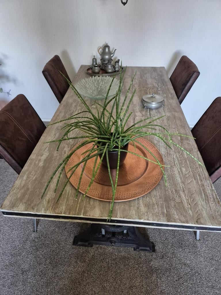 Eettafel met 4 stoelen., Ophalen, Gebruikt, Vintage/retro/industrieel, 50 tot 100 cm