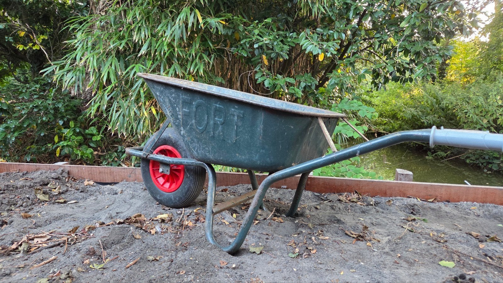 Stevige FORT kruiwagen - Gebruikt maar functioneel, Tuin en Terras, Ophalen, Handmatig, FORT, Gebruikt