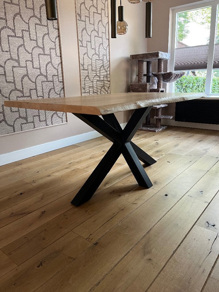 Eiken boomstamtafel – 160 x 90 cm – zwart stalen poot, Huis en Inrichting, Ophalen, Eikenhout, 50 tot 100 cm, Zo goed als nieuw